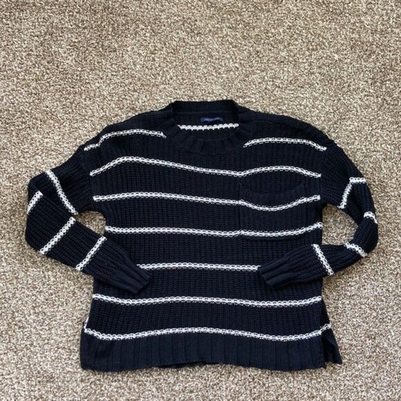 American Eagle Black and White Striped Pocket Sweater - Picture 7 of 10